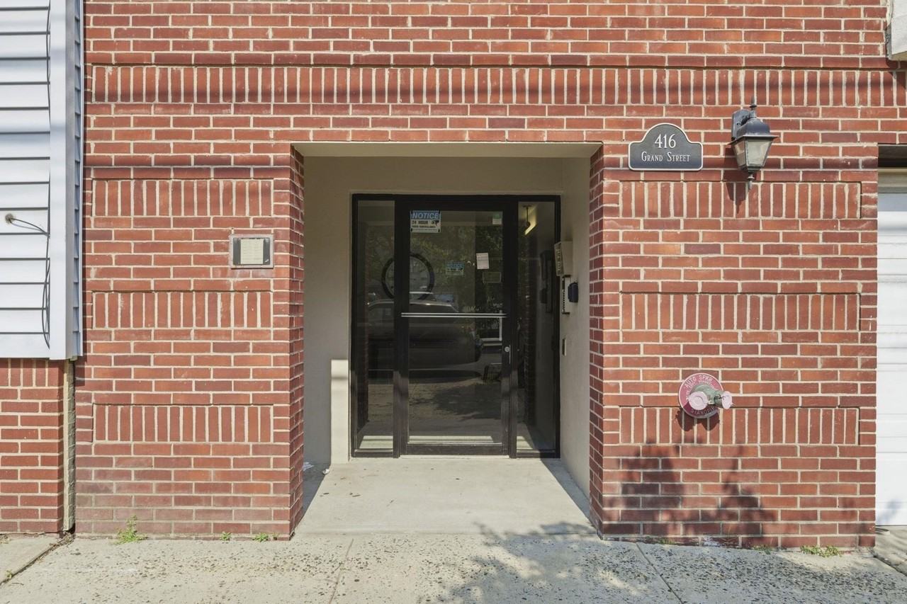 416 Grand St #3B - Photo 4 of 25