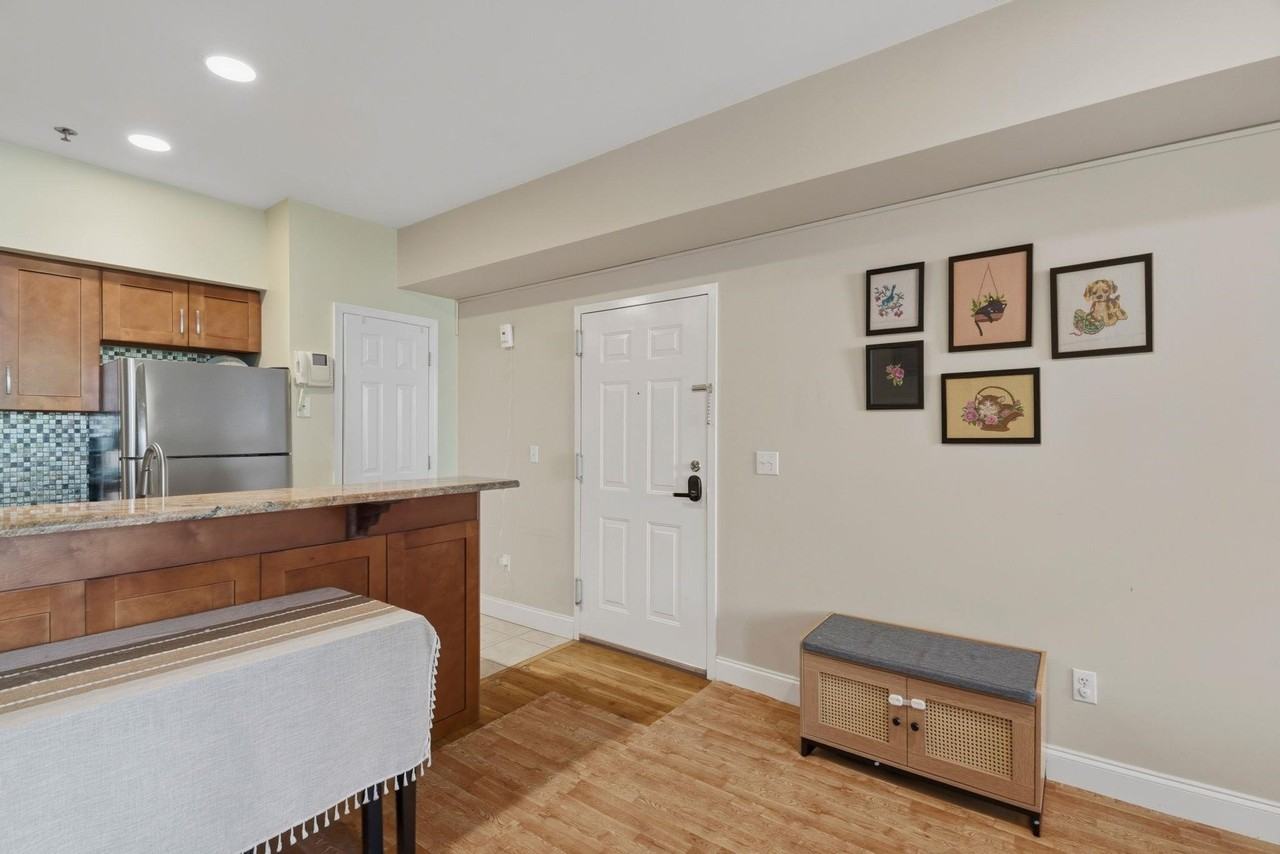 416 Grand St #3B - Photo 5 of 25