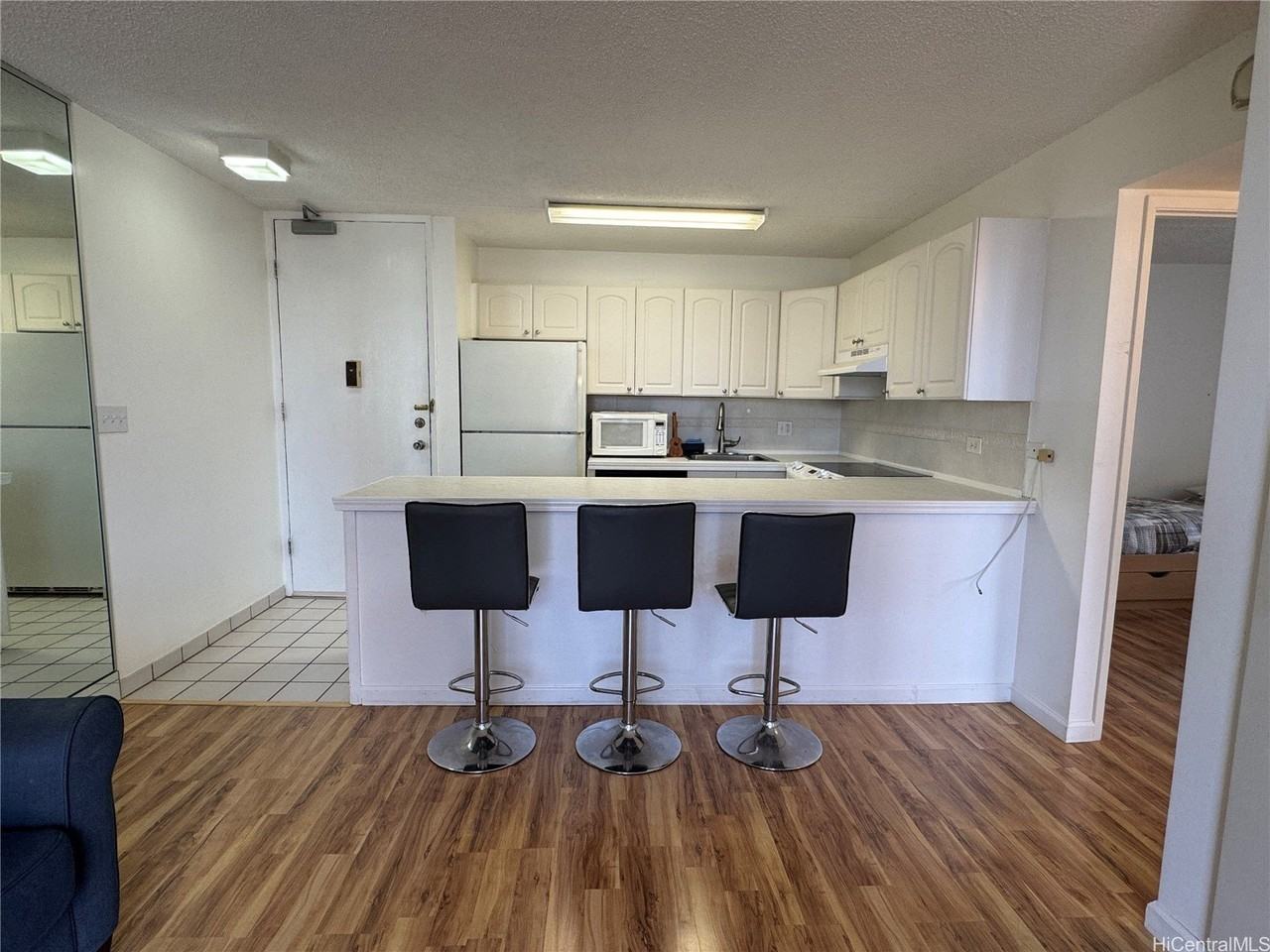 411 Hobron Ln #2614 - Photo 2 of 9
