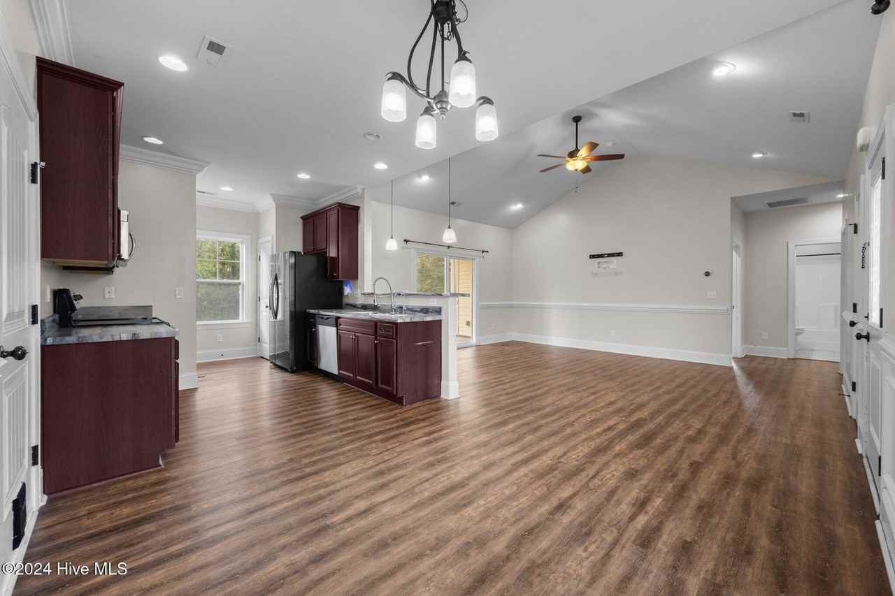 604 Tar Landing Rd - Photo 6 of 32