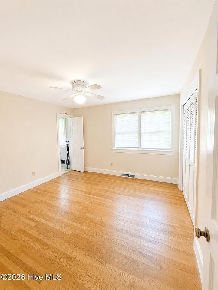 210 Prince Rd - Photo 5 of 8