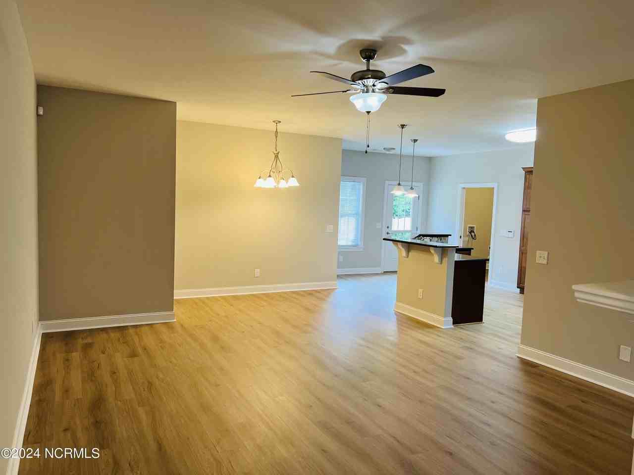 431 Branchwood Dr - Photo 5 of 30