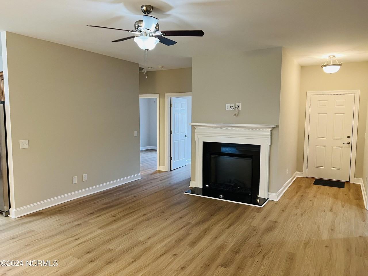 431 Branchwood Dr - Photo 6 of 30