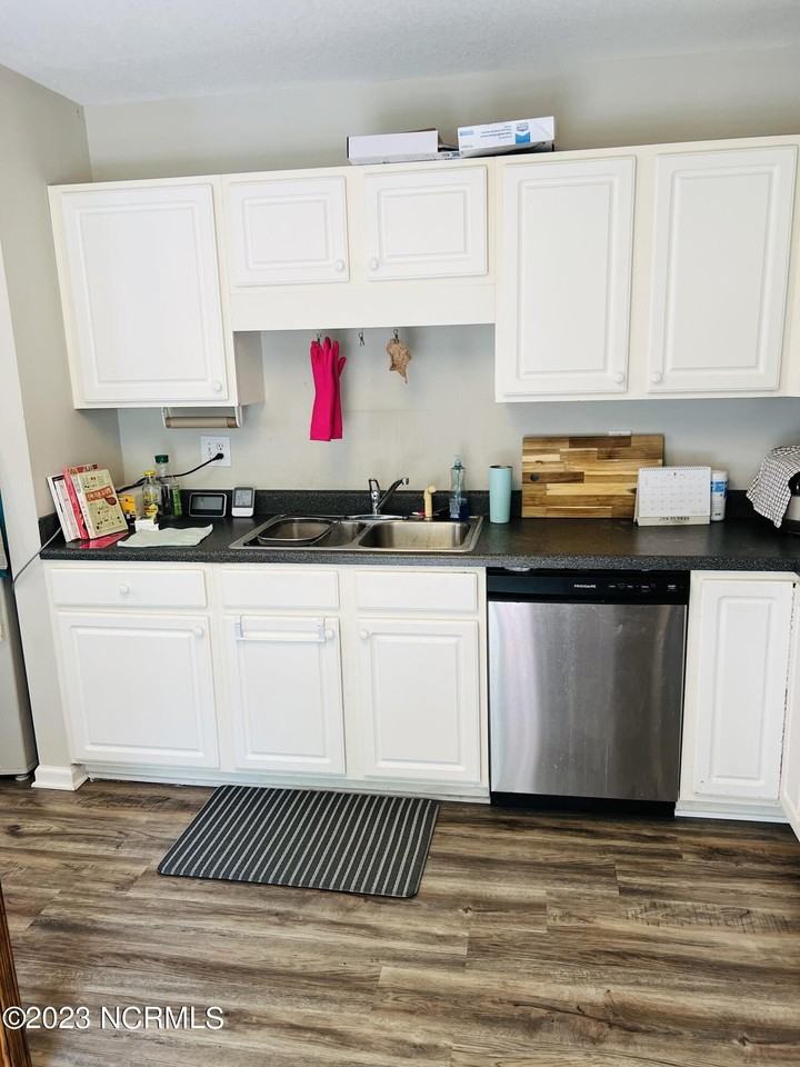 4260 Williamsbrook Ln #A - Photo 5 of 14