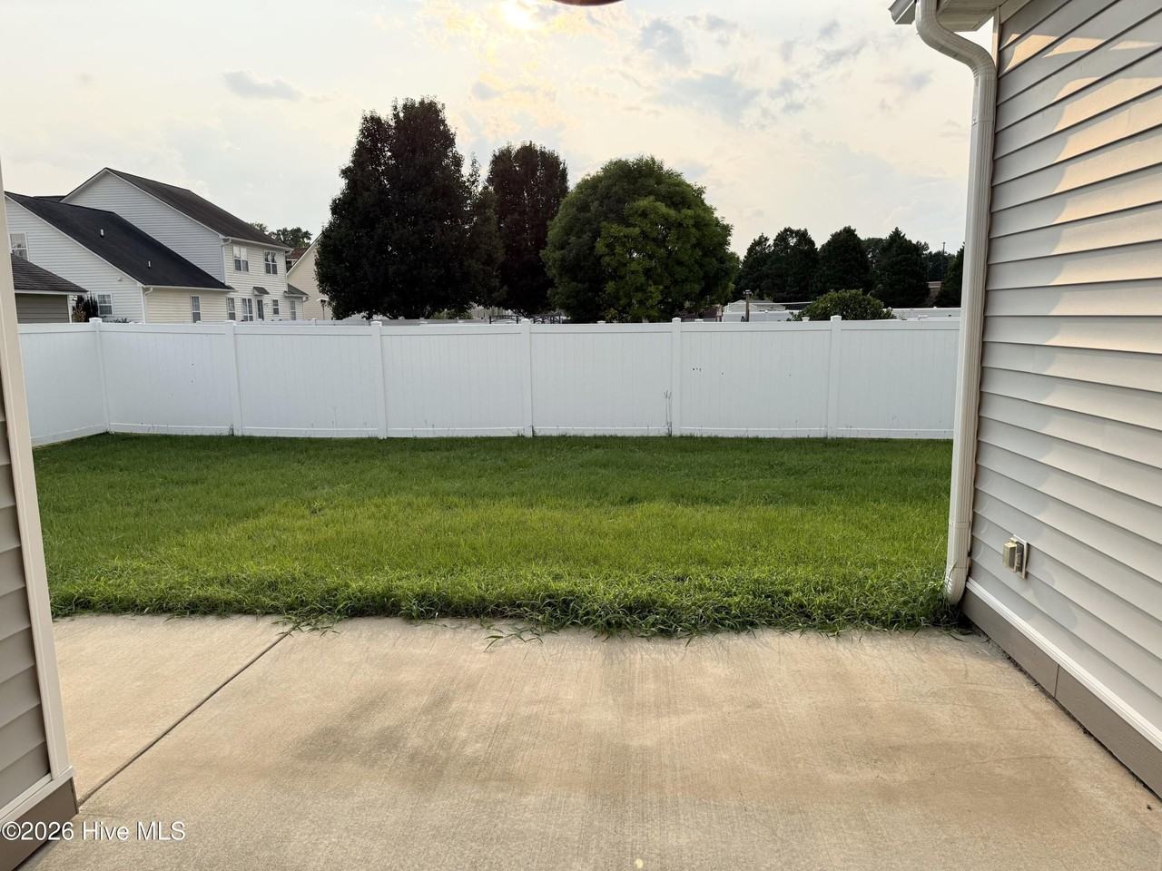 3804 Belfair Dr - Photo 5 of 33