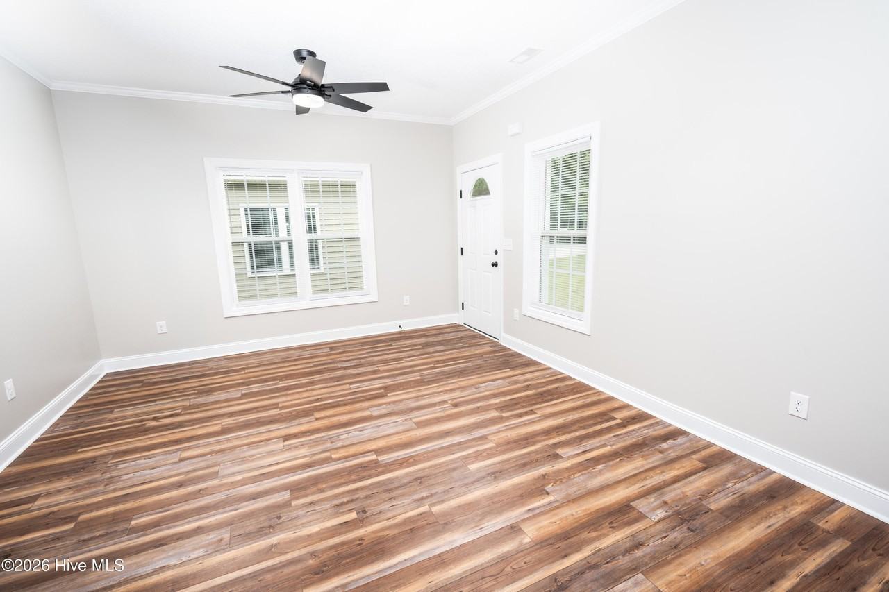 132 Macdonald Blvd - Photo 5 of 19