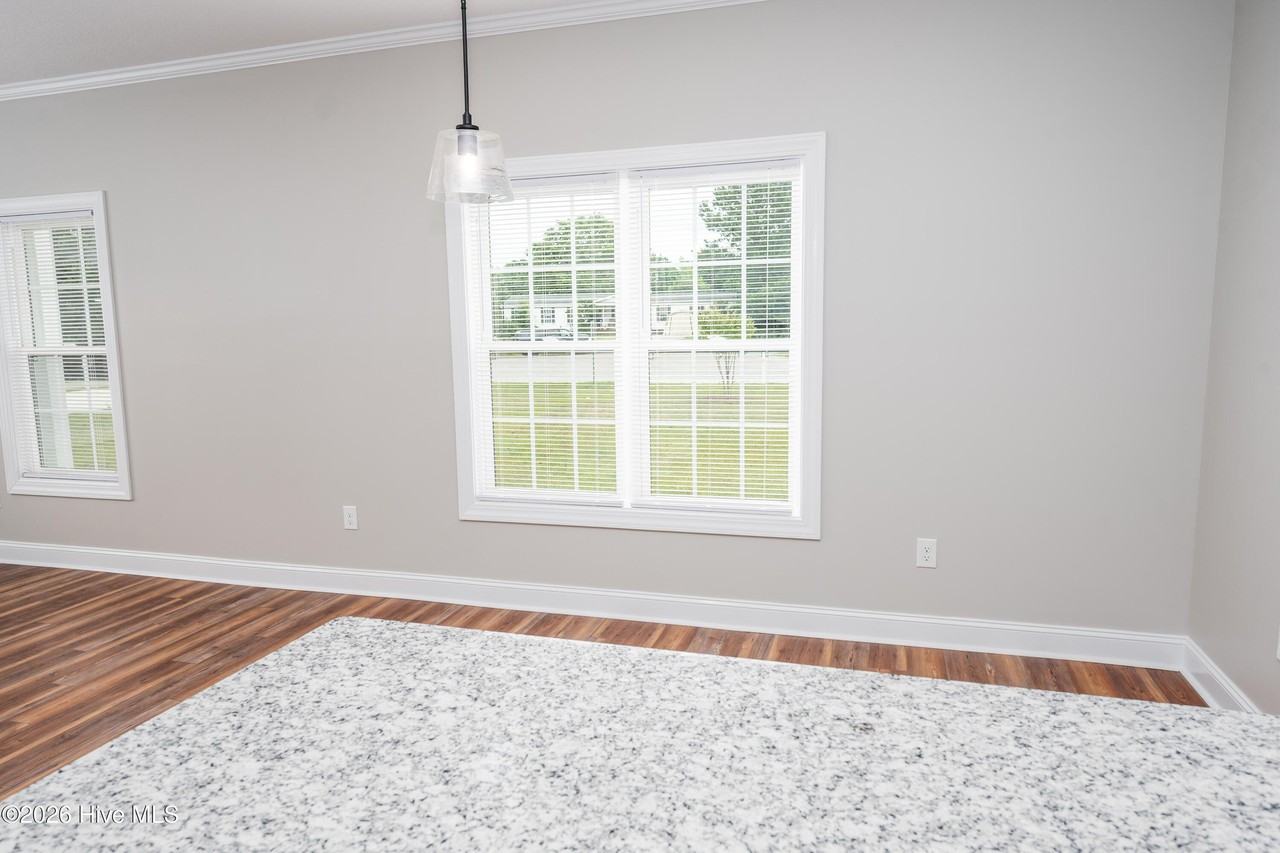 132 Macdonald Blvd - Photo 7 of 19