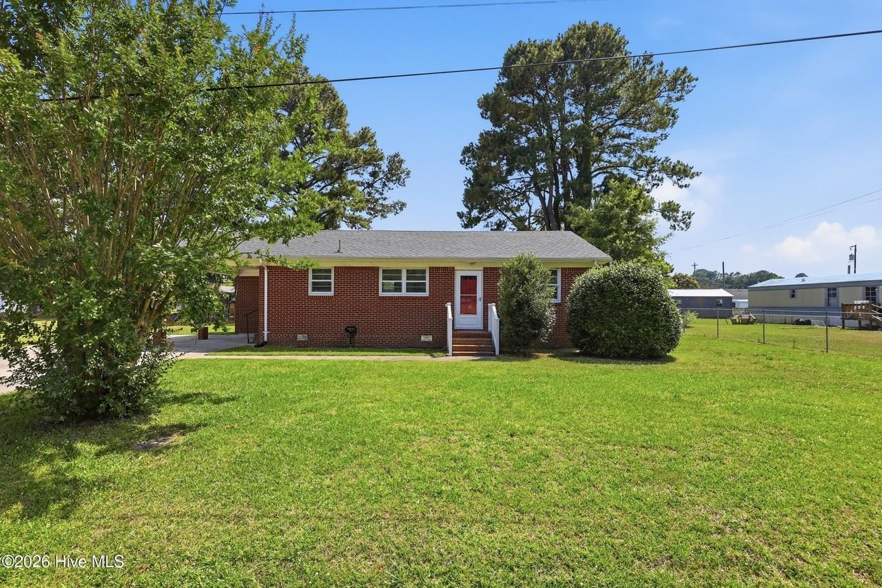 1813 Fearing Ave - Photo 4 of 32