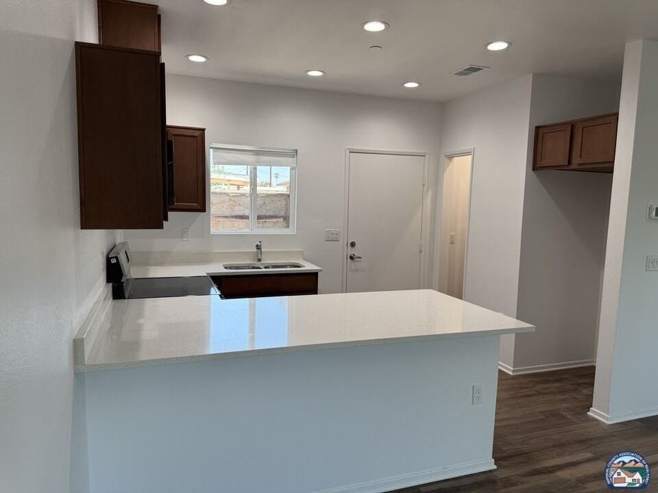 518 S F St - Photo 4 of 18
