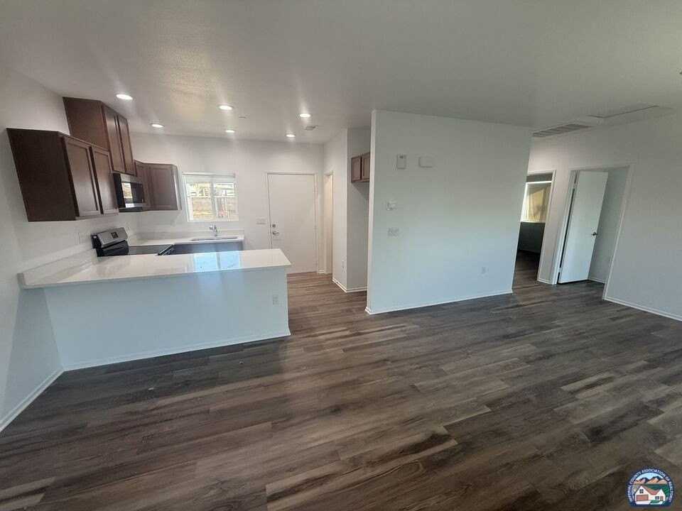 518 S F St - Photo 5 of 18