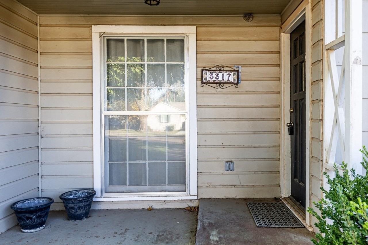3317 26th St - Photo 2 of 17