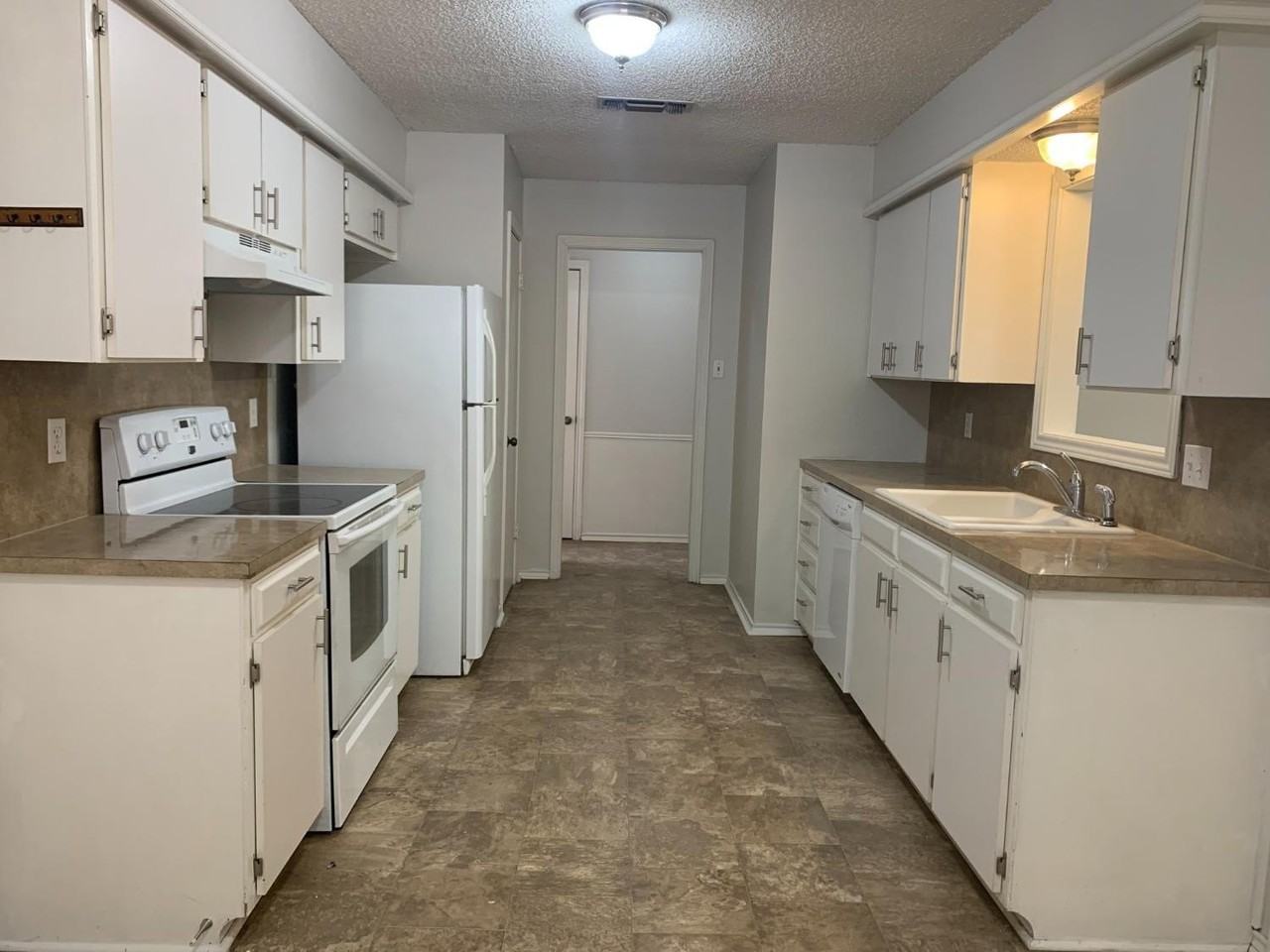 408 Ironton Ave - Photo 4 of 12