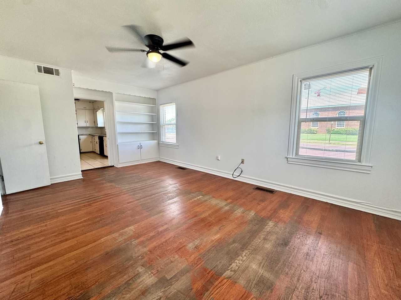 1602 Avenue X - Photo 3 of 30