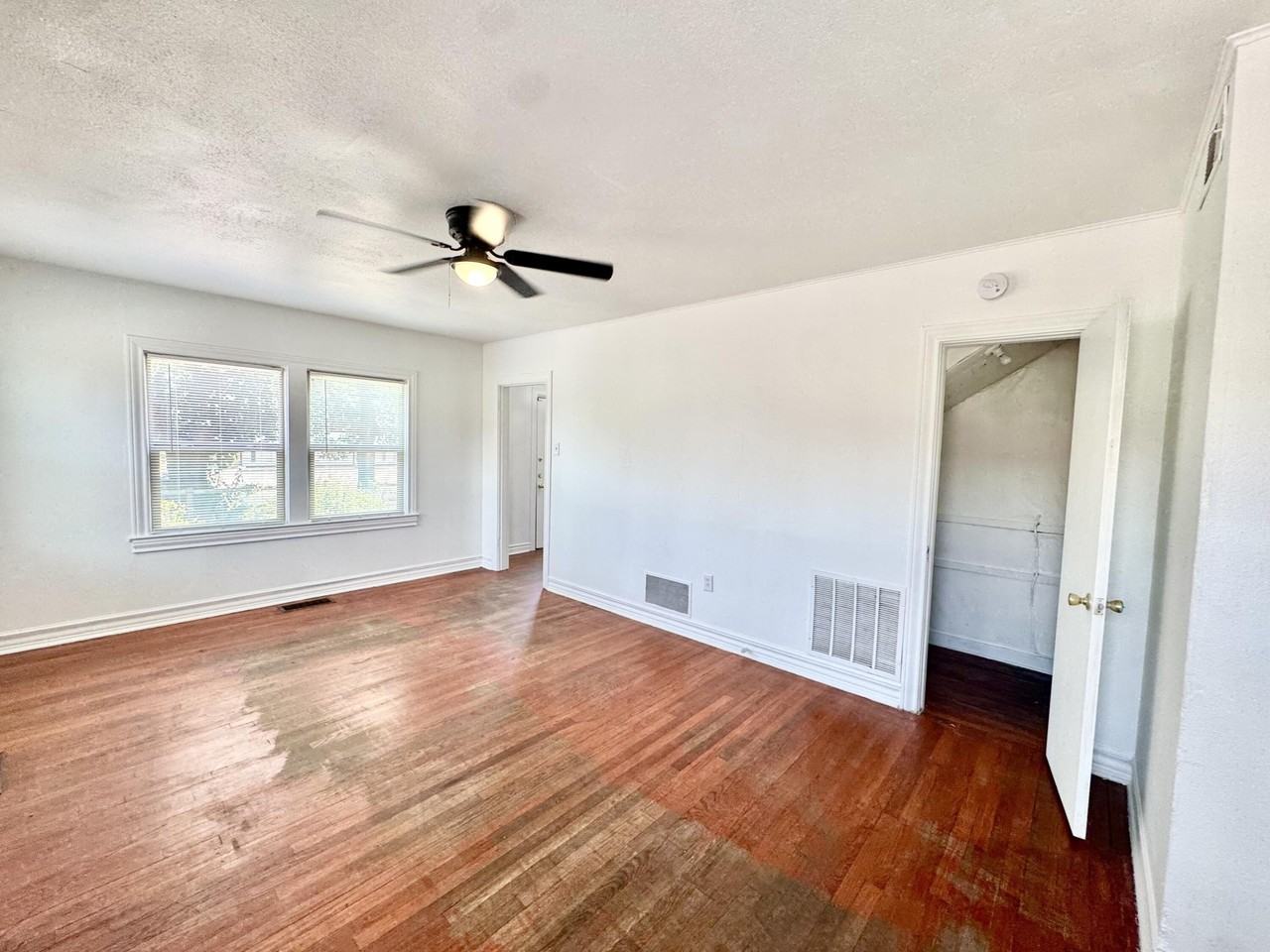 1602 Avenue X - Photo 5 of 30