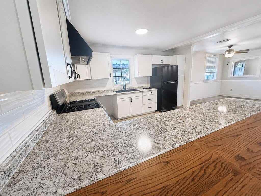 4821 24th St - Photo 7 of 33