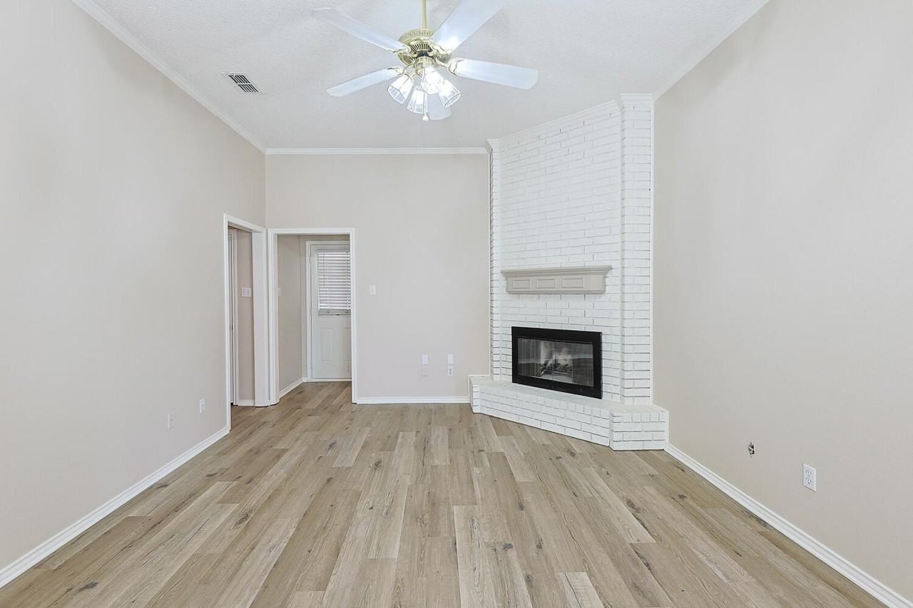 9708 Aberdeen Ave - Photo 4 of 50