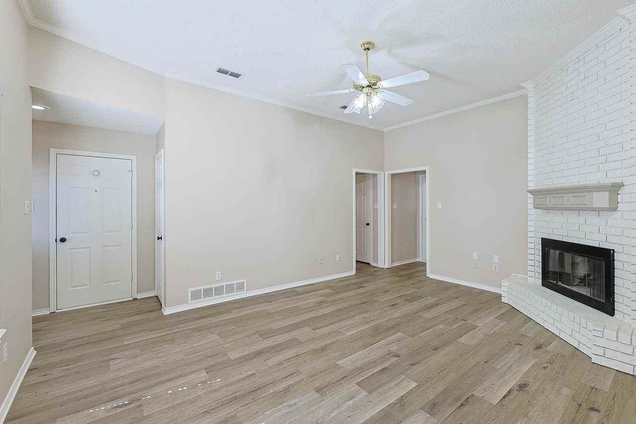 9708 Aberdeen Ave - Photo 7 of 50