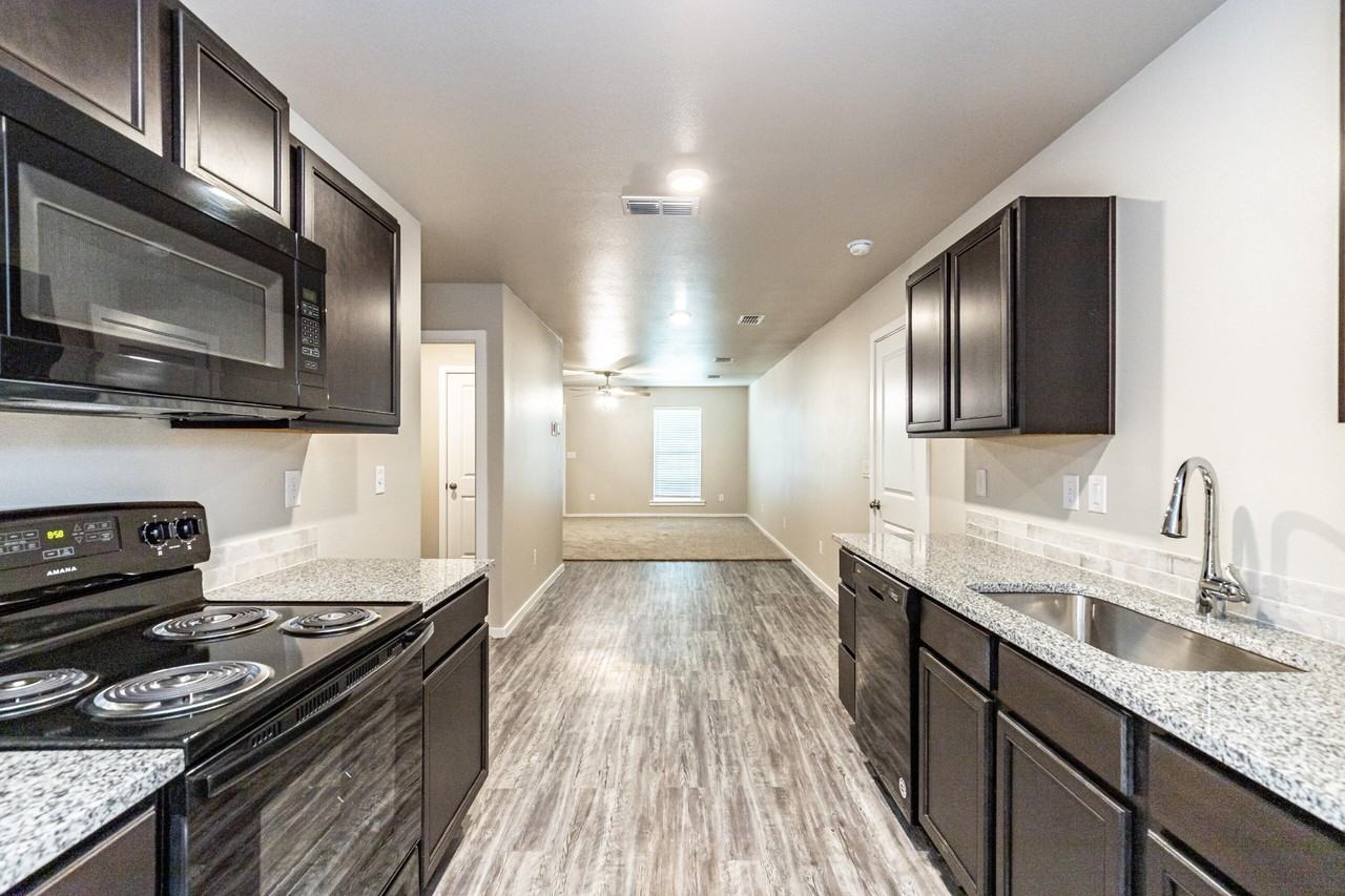 1609 134th St - Photo 7 of 13