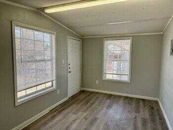 2122 21st St #C - Photo 2 of 8