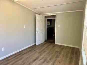 2122 21st St #C - Photo 3 of 8