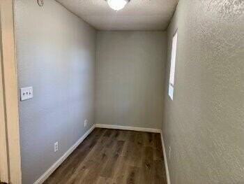 2122 21st St #C - Photo 6 of 8