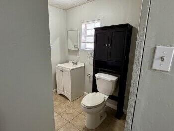 2122 21st St #C - Photo 7 of 8