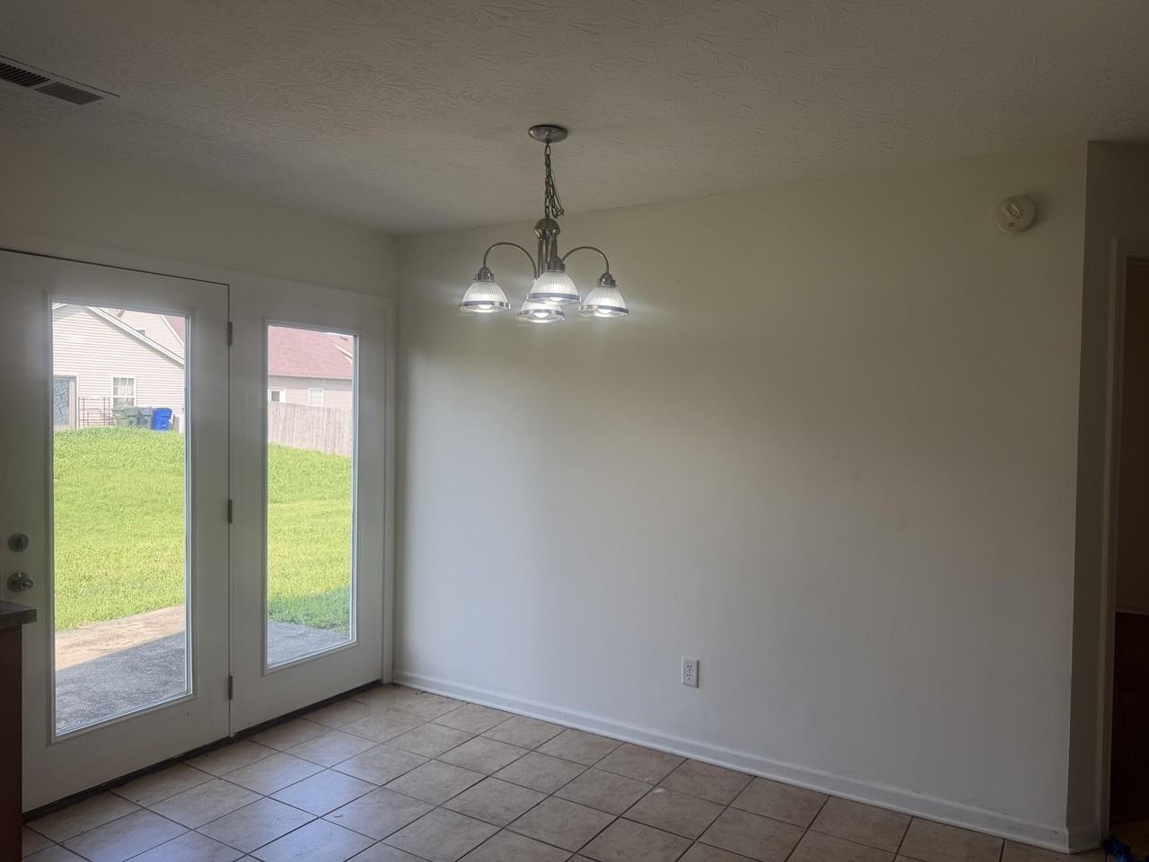 2593 Rockaway Pl - Photo 5 of 16