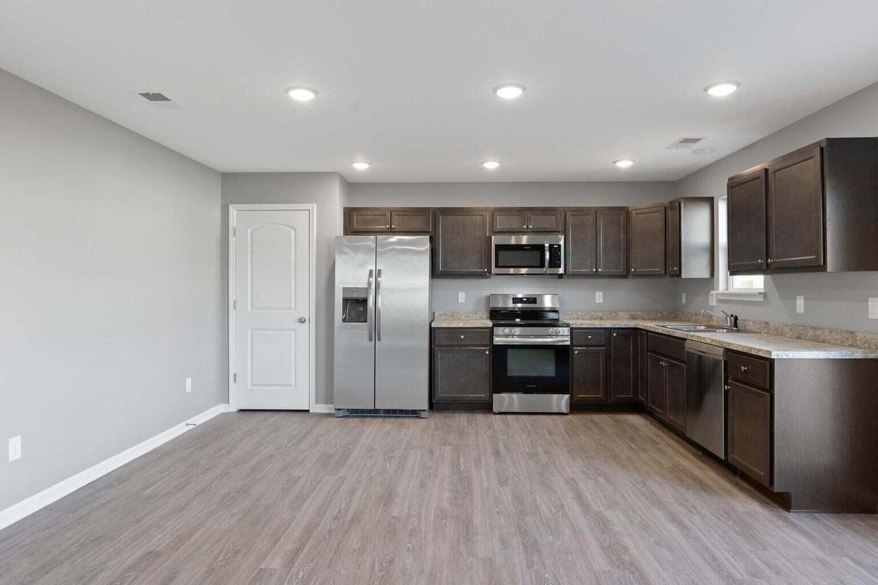 344 Pageant Dr - Photo 6 of 23