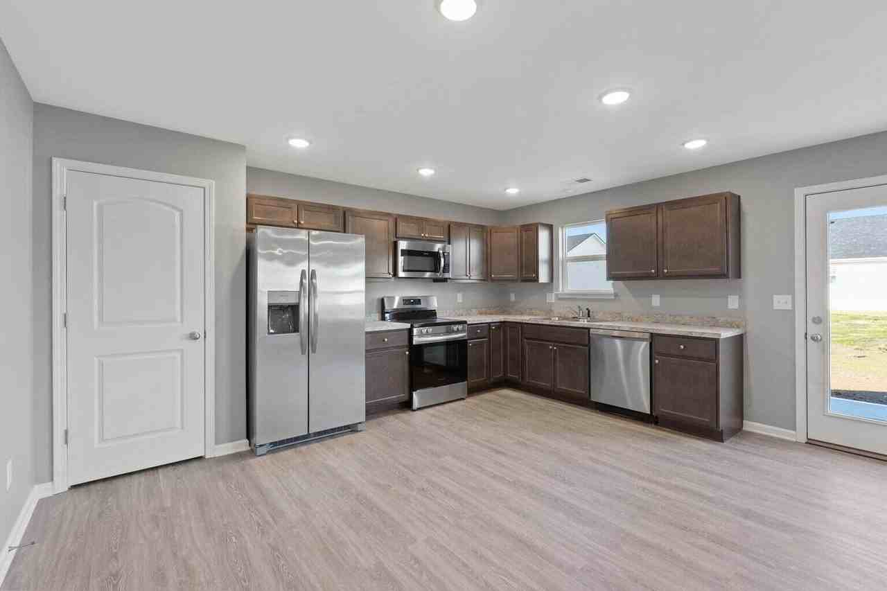 344 Pageant Dr - Photo 7 of 23