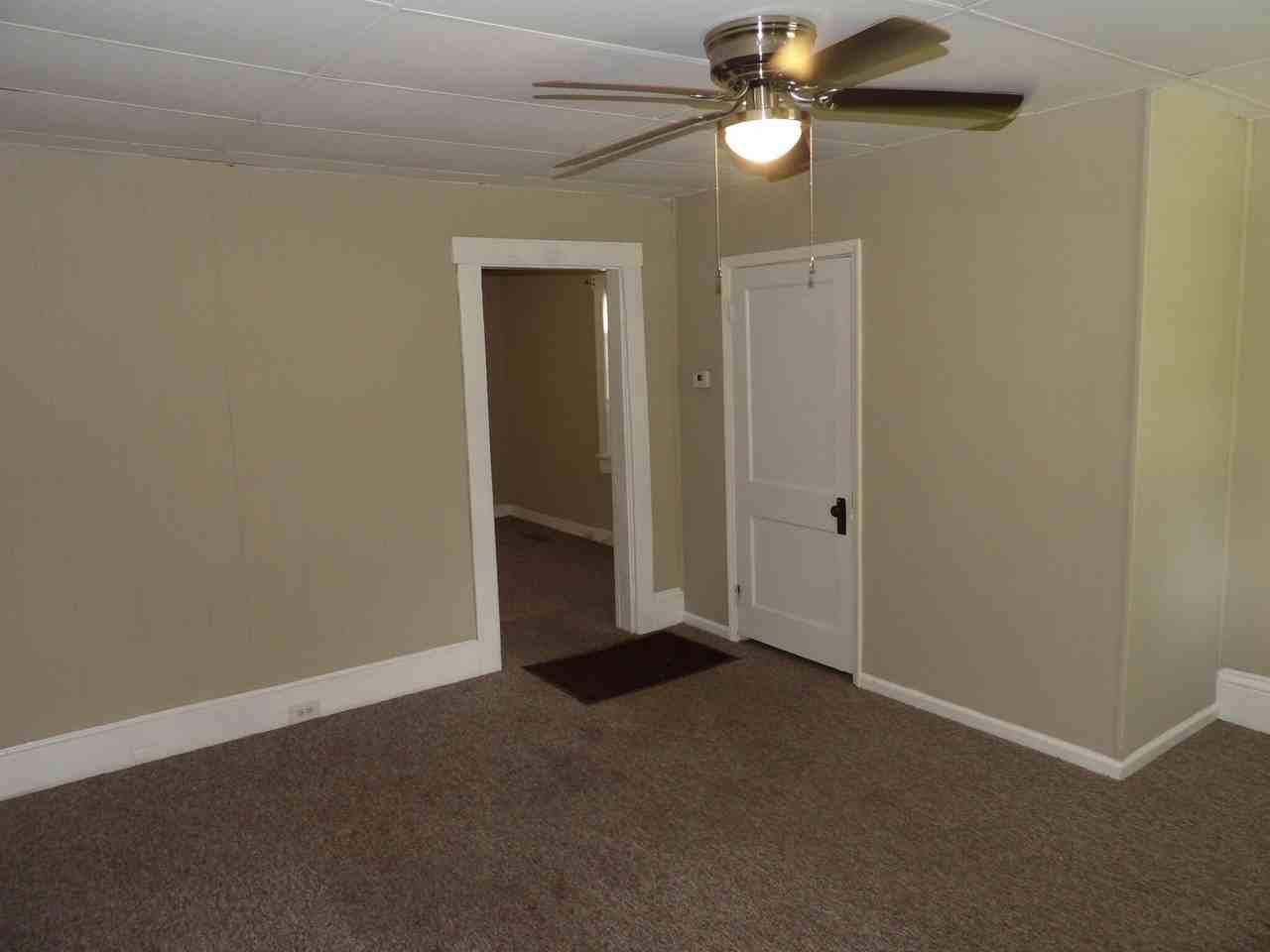 400 Noel Ave - Photo 6 of 38