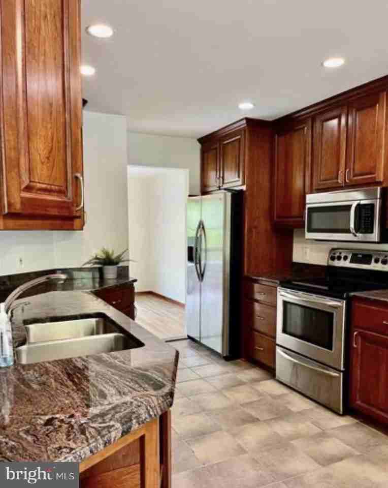 5 Briardale Ct - Photo 2 of 40
