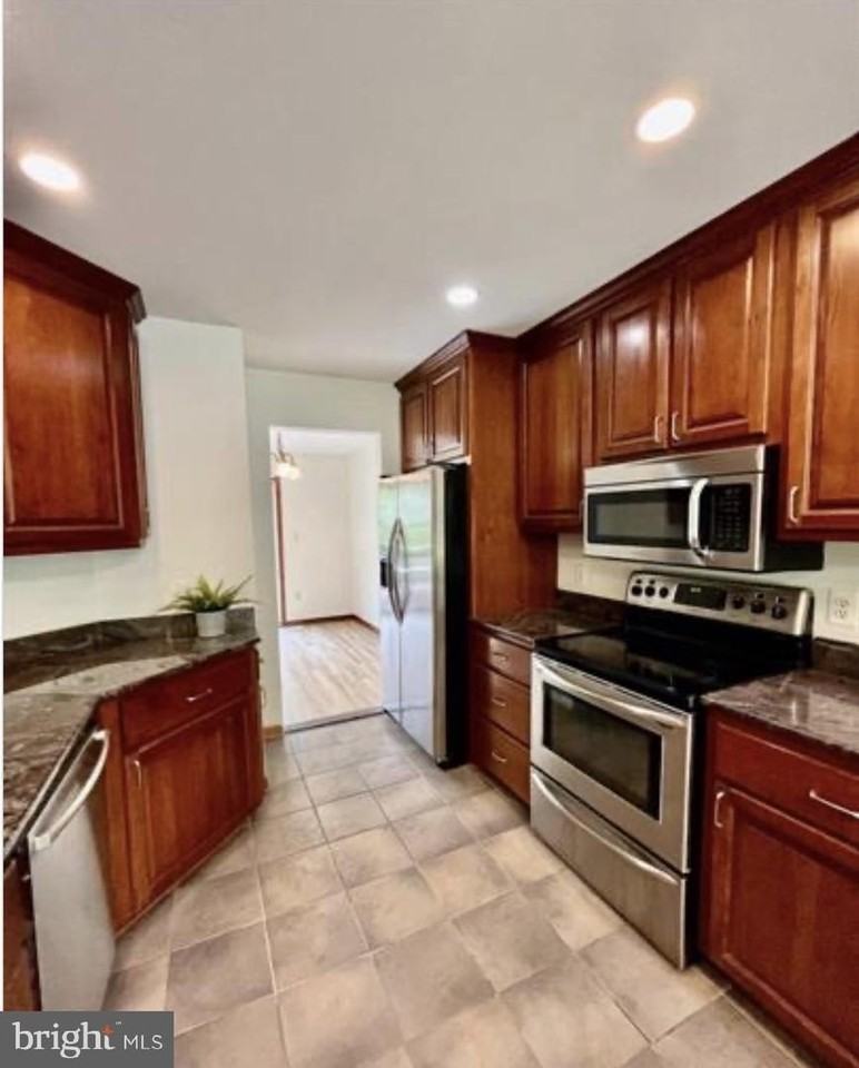 5 Briardale Ct - Photo 3 of 40