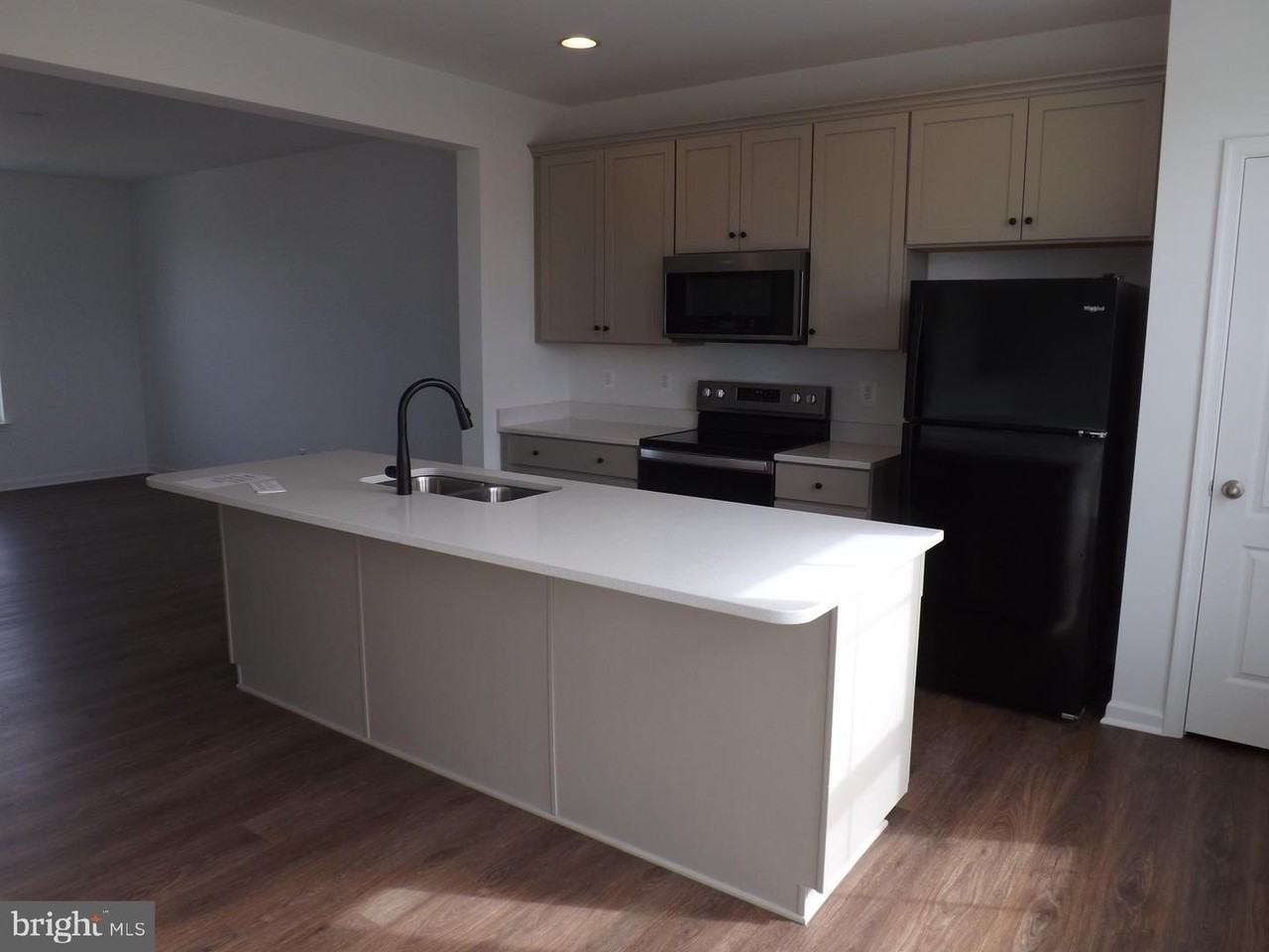 26 Kirby Ct - Photo 5 of 23