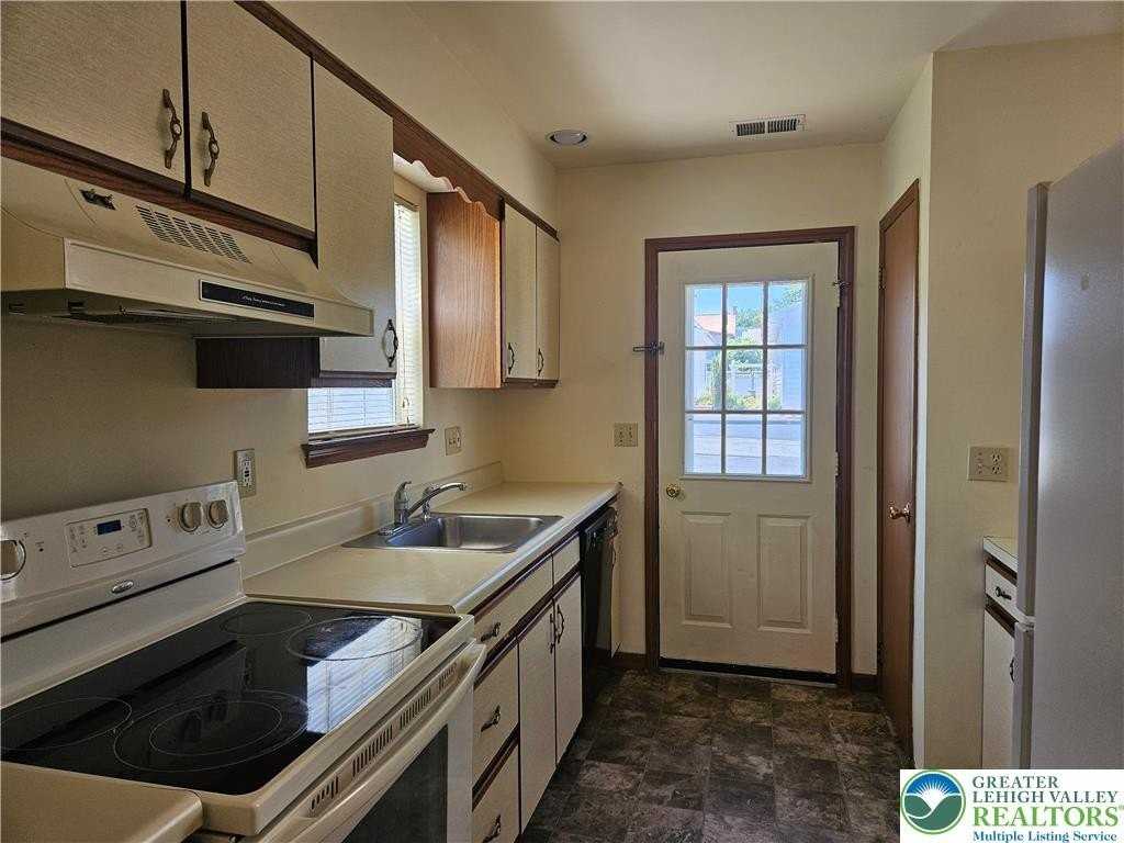 363 Minor St - Photo 6 of 23