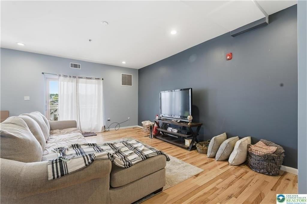 623 Walnut Ave #B2 - Photo 2 of 20