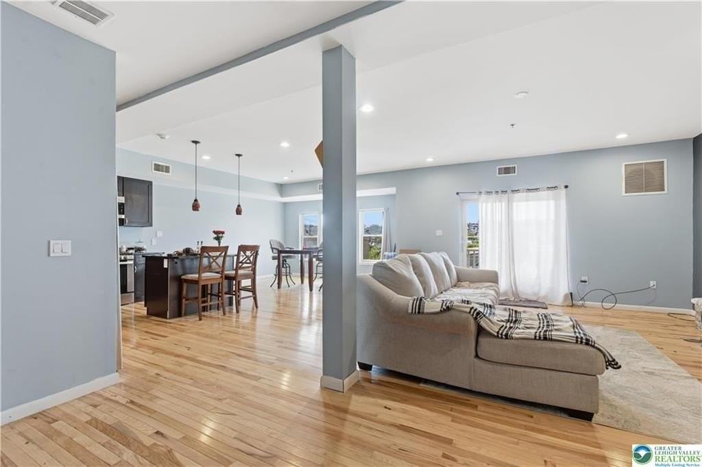 623 Walnut Ave #B2 - Photo 3 of 20