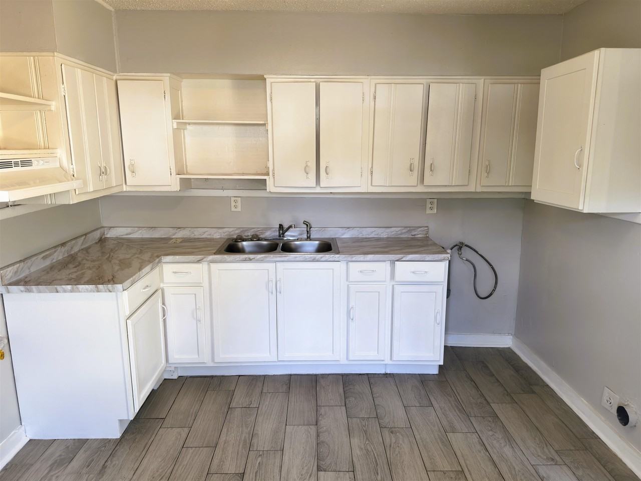 4374 Deborah Ave - Photo 6 of 14