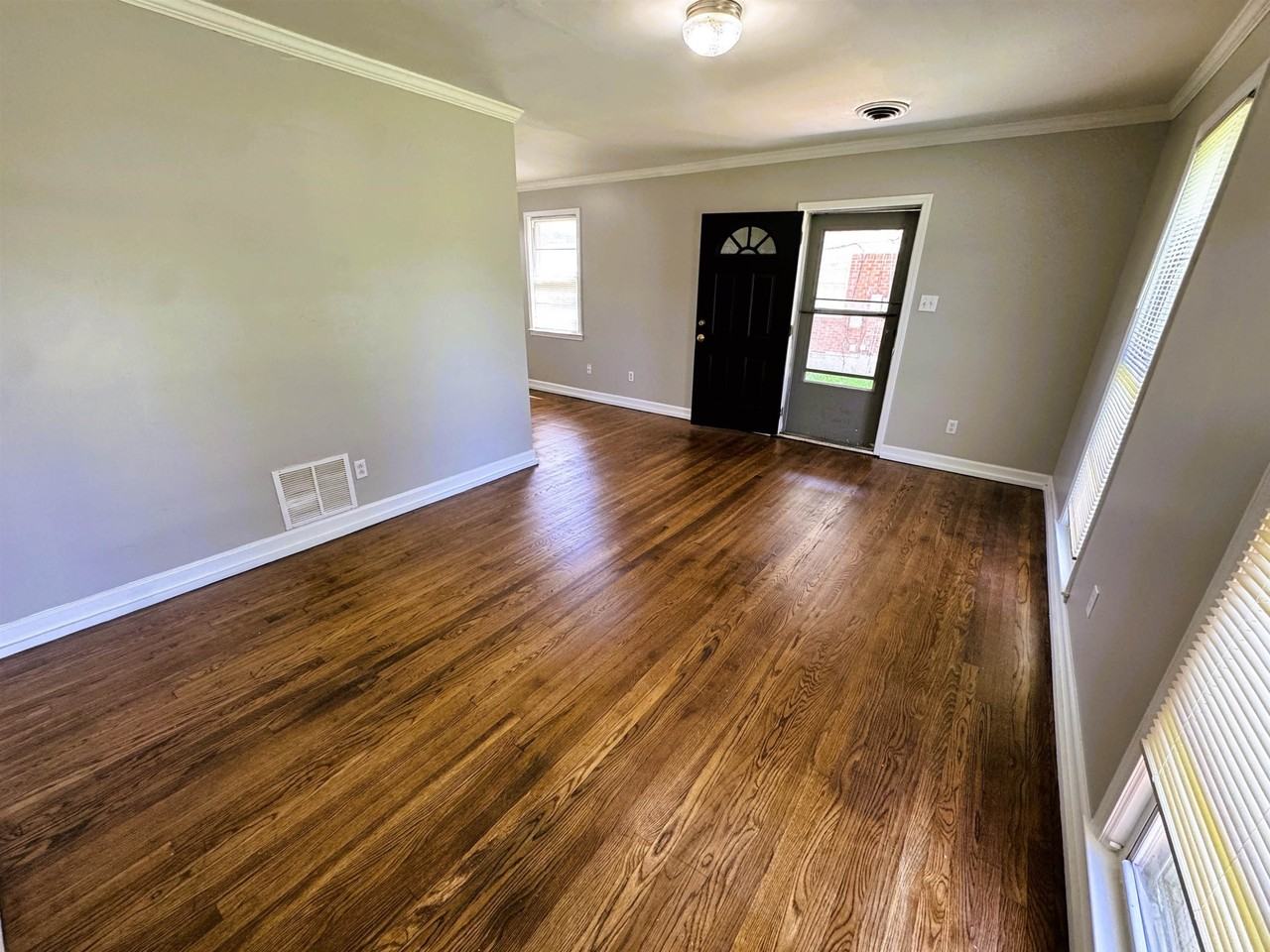 4100 Vaughn Rd - Photo 4 of 13