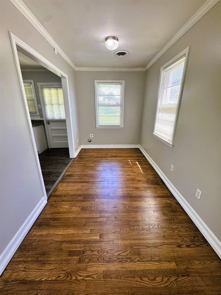 4100 Vaughn Rd - Photo 5 of 13