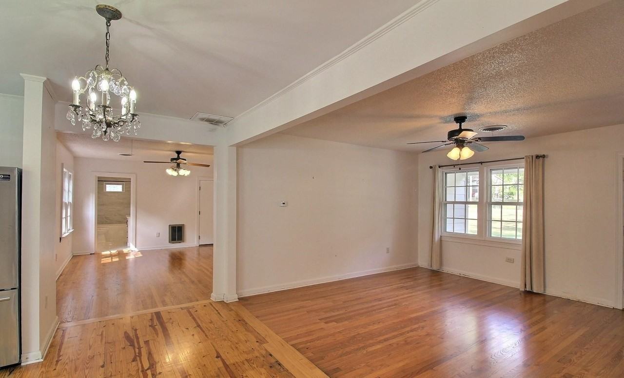 487 S Center St - Photo 7 of 26
