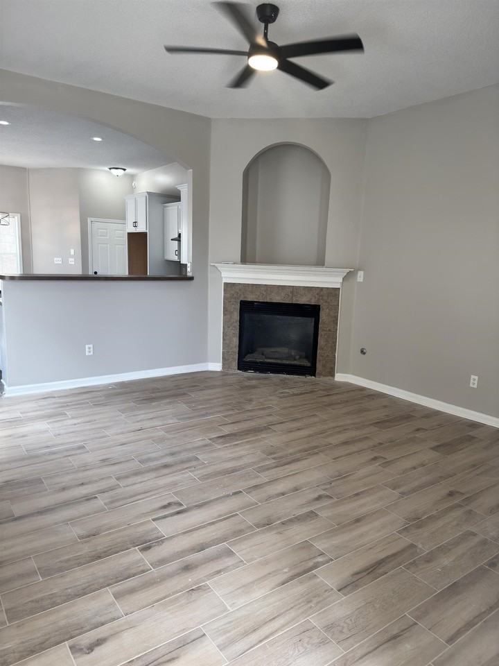1237 Travers Ln - Photo 3 of 19