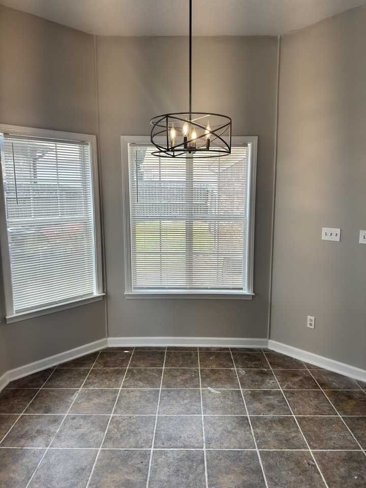 1237 Travers Ln - Photo 5 of 19