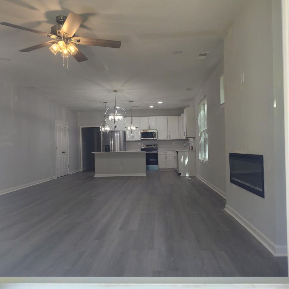 3160 Wilcox Ave - Photo 5 of 8