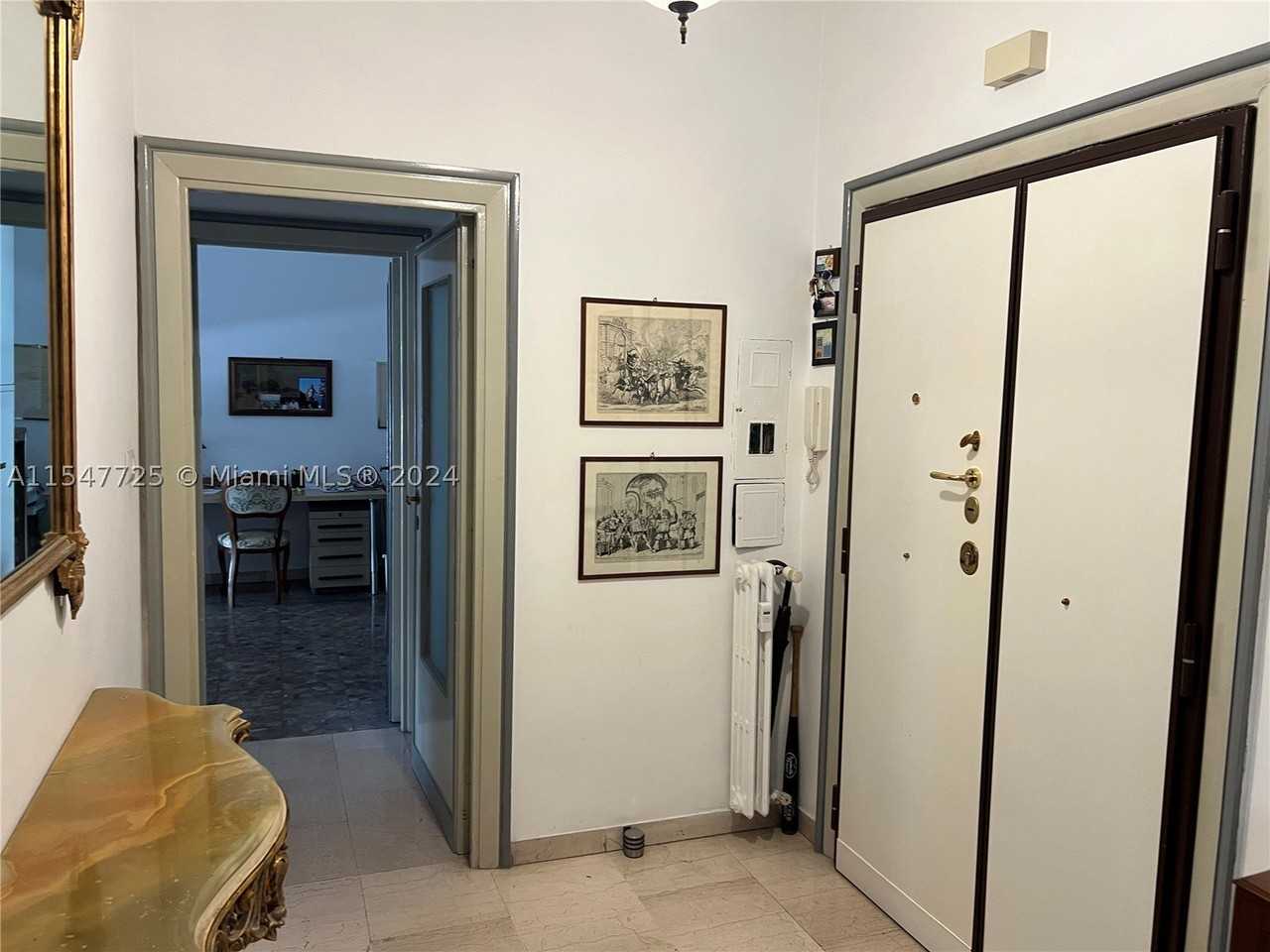 4,CASELLA,ROME CASELLA #24 - Photo 2 of 19