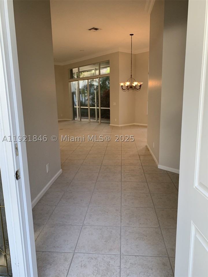 2518 Bay Pointe Ct - Photo 7 of 50