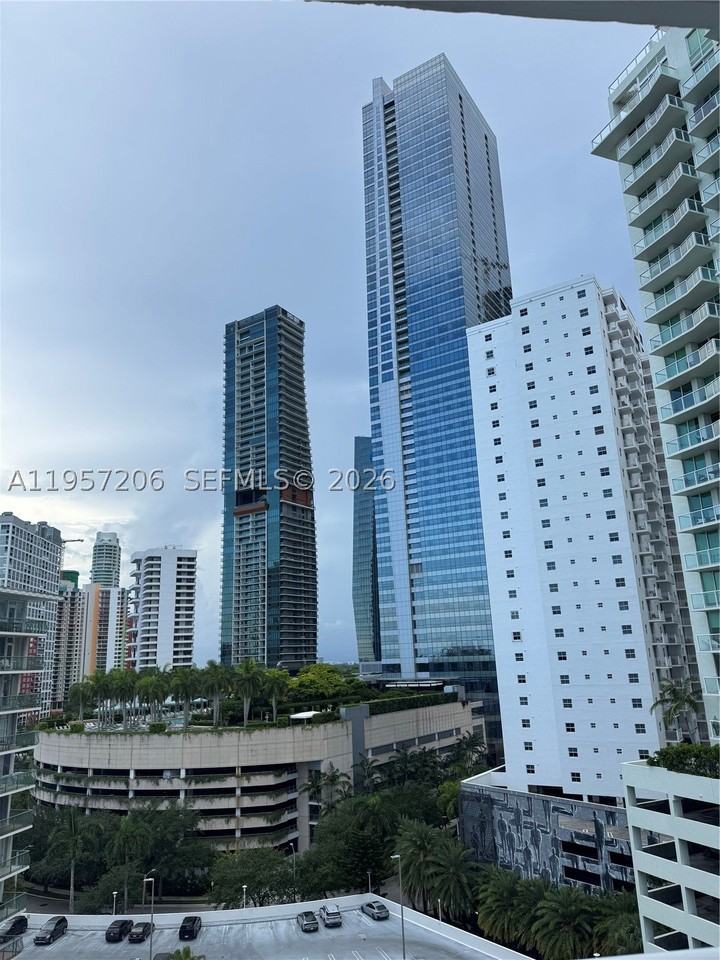 1402 Brickell Bay Dr #1103 - Photo 6 of 15