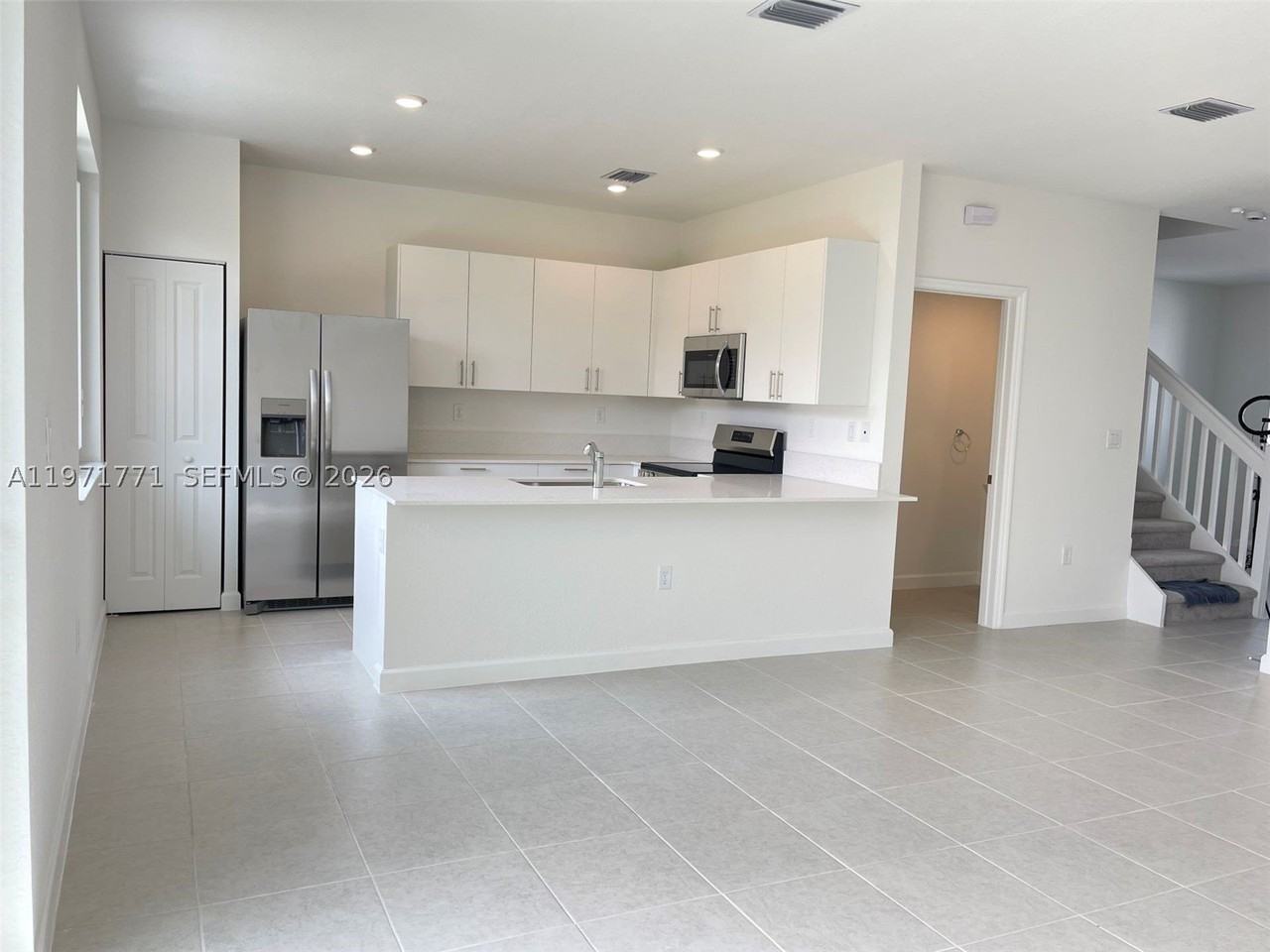 1427 Se 7th Ter #1427 - Photo 3 of 40
