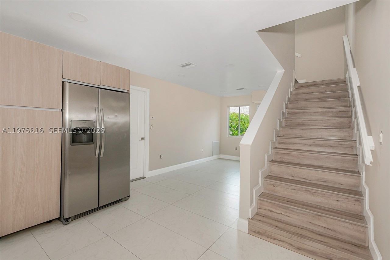 815 Nw 3rd Ave #813 - Photo 2 of 25