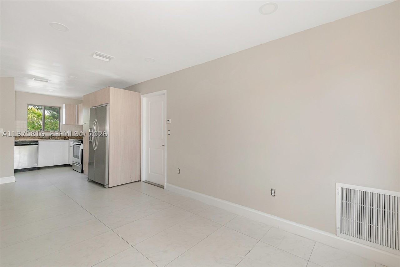815 Nw 3rd Ave #813 - Photo 6 of 25