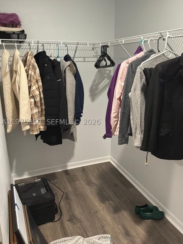 2180 Sw Cameo Blvd - Photo 3 of 12